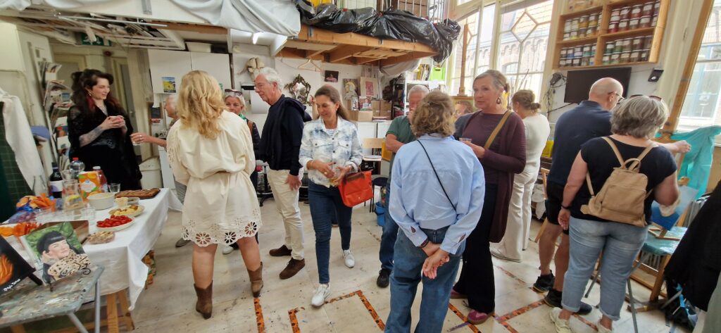 SChildersatelier met bezoekers